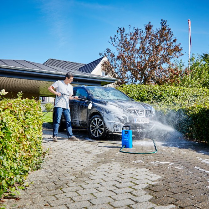 Ini Dia Alat yang Bikin Aktivitas Cuci Mobil di Rumah Serasa Car Wash!